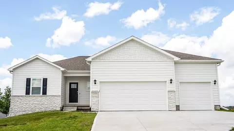 17101 Cook St, Bennington, NE 68007
