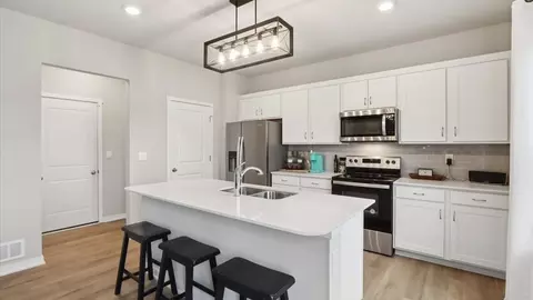 Kitchen - 17101 Cook St, Bennington, NE 68007 photo 8 of 8