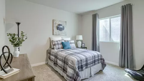 Bedroom - 17101 Cook St, Bennington, NE 68007 photo 4 of 10