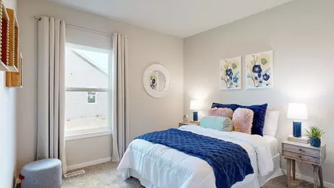 Bedroom - 17101 Cook St, Bennington, NE 68007 photo 8 of 10