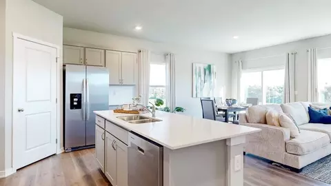Kitchen - 17101 Cook St, Bennington, NE 68007 photo 6 of 8