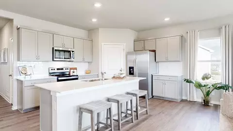 Kitchen - 17101 Cook St, Bennington, NE 68007 photo 7 of 8