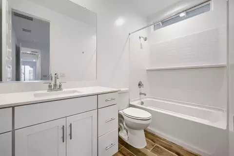 Bath - 8304 E Peterson Ave, Mesa, AZ 85212 photo 2 of 3