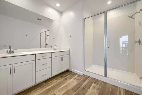 Bath - 8304 E Peterson Ave, Mesa, AZ 85212 photo 1 of 3
