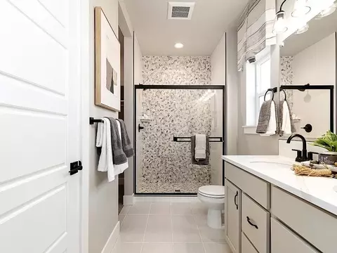 Bath - 1919 Cashel St, Middleton, ID 83644 photo 1 of 6