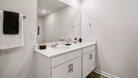Bath - 57 Sunriff Ct, Greer, SC 29651 photo 2 of 3