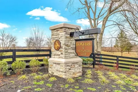 345 Canterbury Rd, Commercial Point, OH 43116