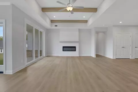 Living - 121 Willowfern Ln, Marietta, GA 30066 photo 1 of 4