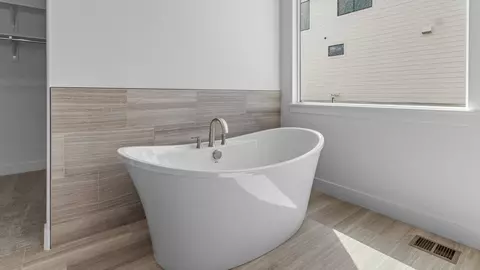 Bath - 718 N 1600 E, Salem, UT 84653 photo 4 of 7