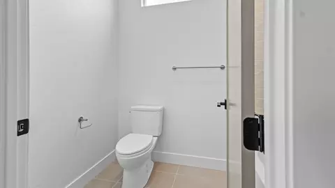 Bath - 718 N 1600 E, Salem, UT 84653 photo 3 of 7