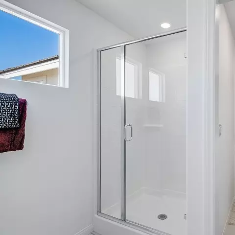 Bath - 1701 Lightning St, Rialto, CA 92376 photo 1 of 5