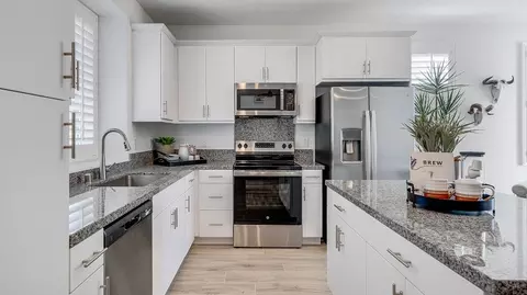 Kitchen - 1701 Lightning St, Rialto, CA 92376 photo 2 of 6