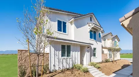 Exterior - 1701 Lightning St, Rialto, CA 92376 photo 2 of 8