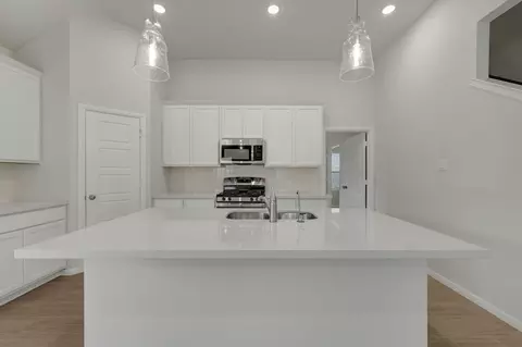 Kitchen - 7304 Poplar Dr, Argyle, TX 76226 photo 1 of 4