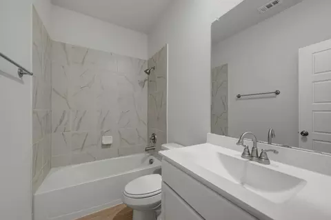 Bath - 7304 Poplar Dr, Argyle, TX 76226 photo 1 of 2