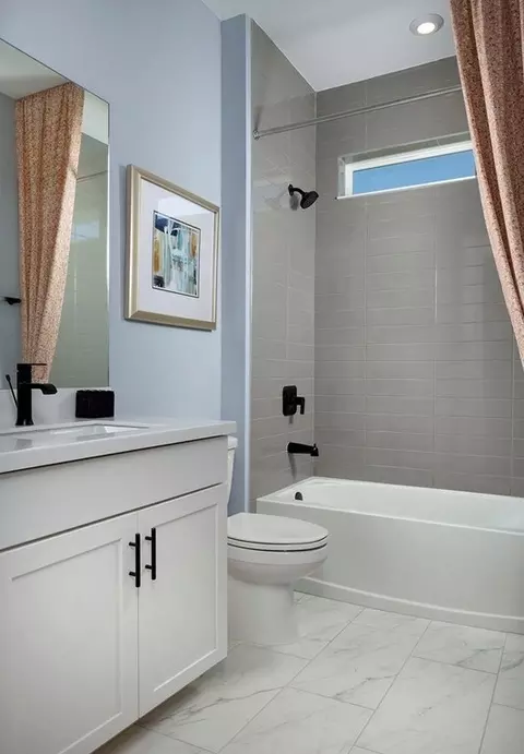 Bath - 18150 Wellspring Ct, Venice, FL 34293 photo 3 of 3