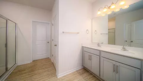 Bath - 1076 Secrest Commons Dr, Monroe, NC 28112 photo 1 of 5