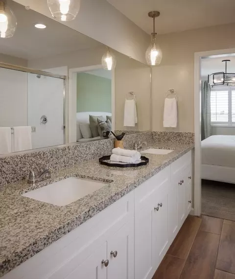 Bath - 2512 Weston Ave, Sanger, CA 93657 photo 3 of 5