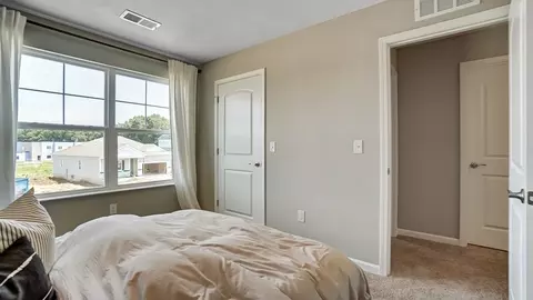 Bedroom - 2206 Hackberry St, Springfield, OH 45505 photo 10 of 19