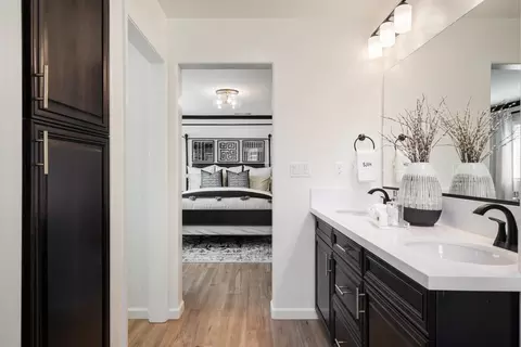 Entry Way - 537 N Tracy St, Visalia, CA 93292 photo 2 of 4