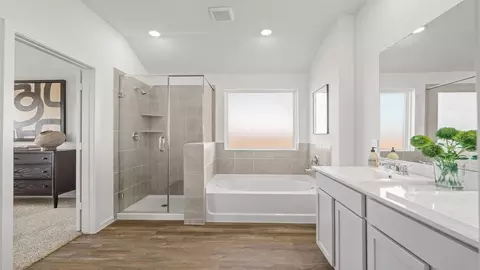 Bath - 205 Blanco Ln, Dayton, TX 77535 photo 3 of 5