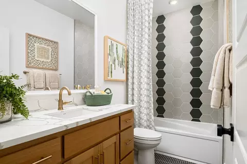 Bath - 3329 Ives Ln, Tracy, CA 95377 photo 1 of 2