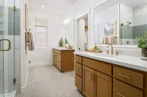 Bath - 3329 Ives Ln, Tracy, CA 95377 photo 2 of 2