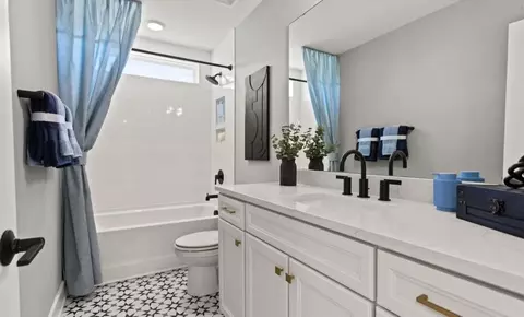 Bath - 1812 Betsy Ross Dr, Moore, SC 29369 photo 10 of 10