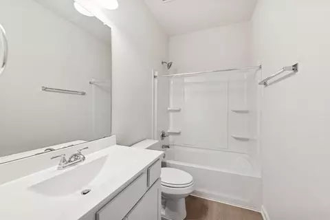 Bath - 14461 Feather Moss Dr, Splendora, TX 77372 photo 2 of 5