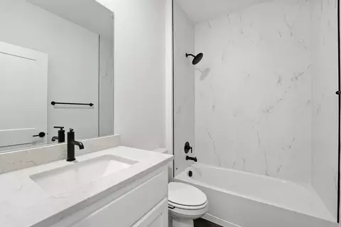 Bath - 20632 Barker St, Spring Hill, KS 66083 photo 2 of 2