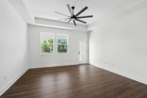 Living - 20632 Barker St, Spring Hill, KS 66083 photo 2 of 4