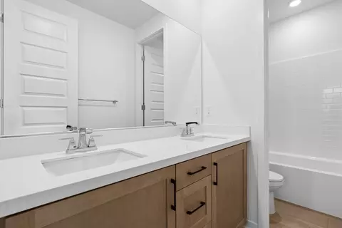 Bath - 26995 Echo Mountain Way, Valencia, CA 91355 photo 4 of 6