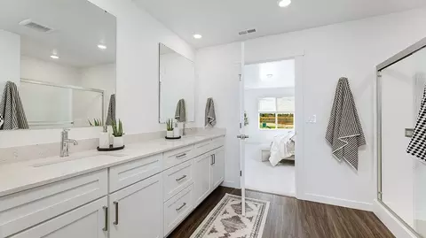 Bath - 8893 E Moontear Way, Vail, AZ 85641 photo 1 of 4
