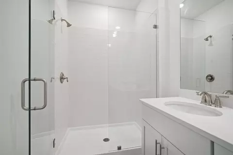 Bath - 17017 Wading River Ave, Parrish, FL 34219 photo 4 of 4