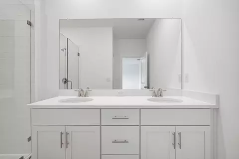 Bath - 17017 Wading River Ave, Parrish, FL 34219 photo 3 of 4