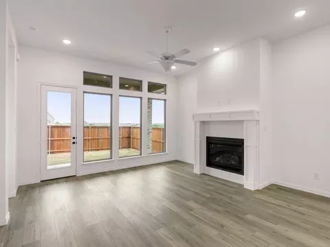 Living - 2109 Tupelo Trl, Argyle, TX 76226 photo 2 of 4