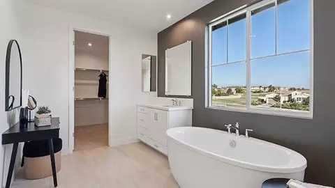 Bath - 9624 Taft St, Riverside, CA 92508 photo 6 of 13