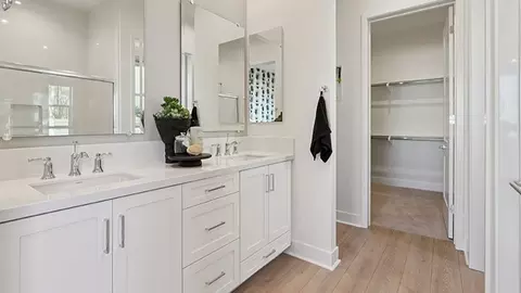 Bath - 9624 Taft St, Riverside, CA 92508 photo 11 of 13