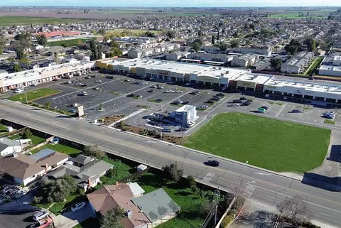 View/Area - 736 Sunstone St, Lemoore, CA 93245 photo 3 of 3