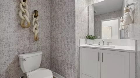 Bath - 2062 Pyrenes Pl, Santa Paula, CA 93060 photo 1 of 5