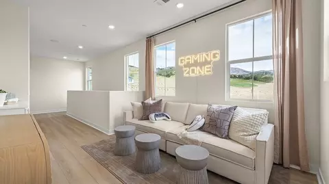 Entry Way - 2062 Pyrenes Pl, Santa Paula, CA 93060 photo 2 of 2