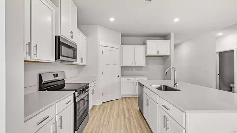 Kitchen - 4770 Eider Rd, Pace, FL 32571 photo 11 of 12