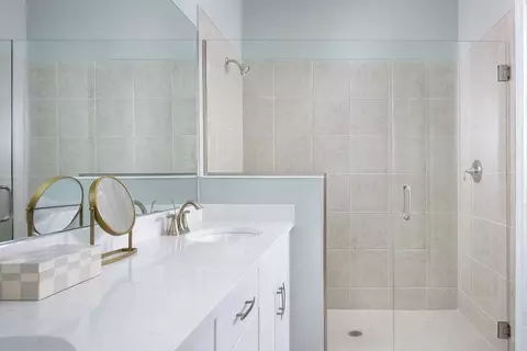 Bath - 18150 Wellspring Ct, Venice, FL 34293 photo 2 of 3