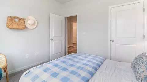 Bedroom - 83 Pine St, Byhalia, MS 38611 photo 4 of 12