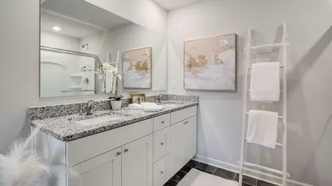Bath - 83 Pine St, Byhalia, MS 38611 photo 4 of 5