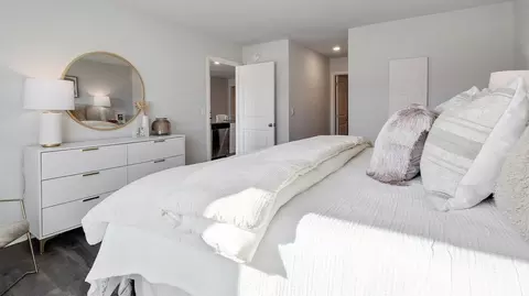 Bedroom - 83 Pine St, Byhalia, MS 38611 photo 8 of 12