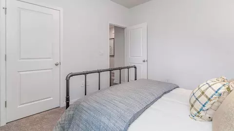 Bedroom - 83 Pine St, Byhalia, MS 38611 photo 6 of 12