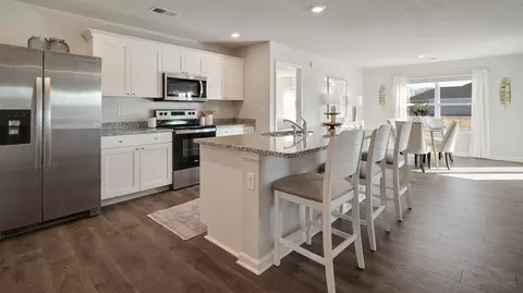 Kitchen - 83 Pine St, Byhalia, MS 38611 photo 4 of 7