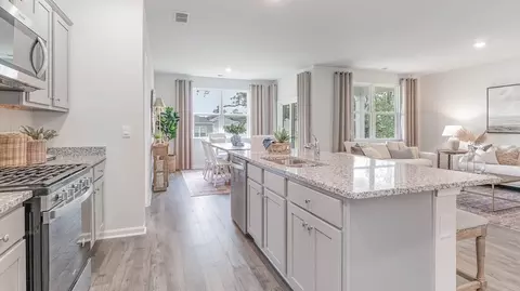 Kitchen - 83 Pine St, Byhalia, MS 38611 photo 2 of 7