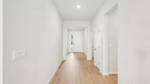 Entry Way - 2032 Vandalia Pl, Parrish, FL 34219 photo 2 of 5